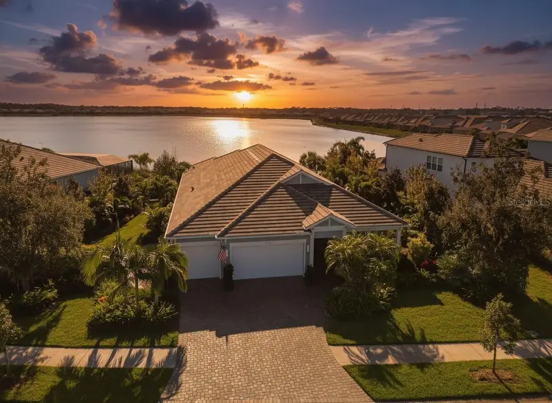 8083 Waterbend Trl, FL