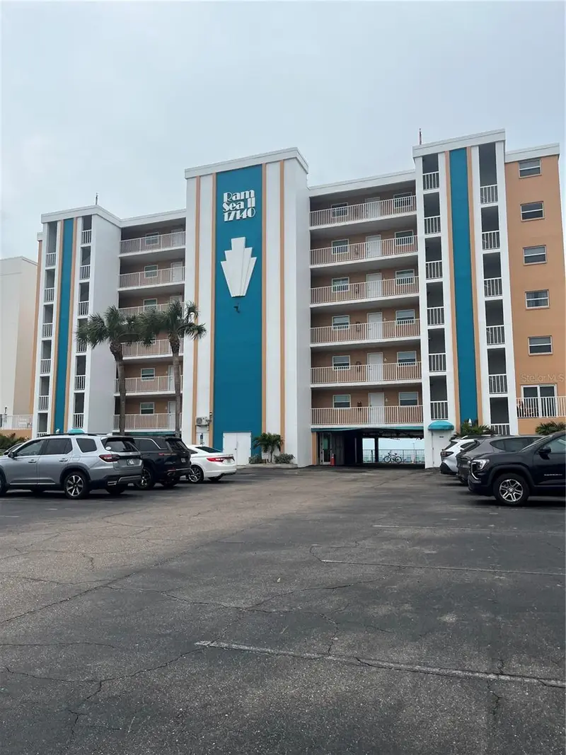 17140 Gulf Blvd #611, FL