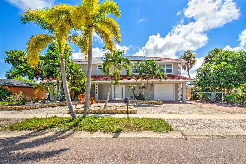 4424 N Canal Cir, FL