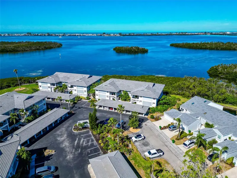 1389 Perico Pointe Cir Cir #140, FL