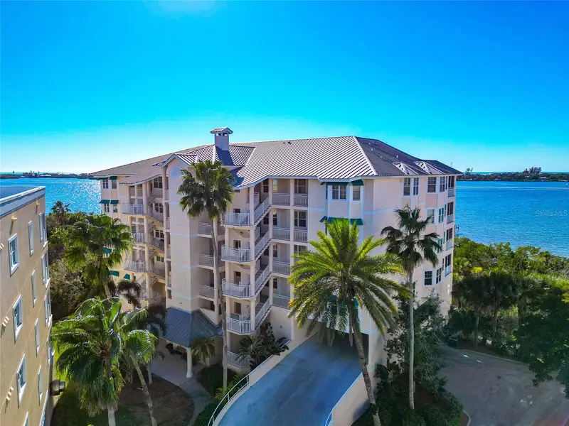 242 Hidden Bay Dr #602, FL