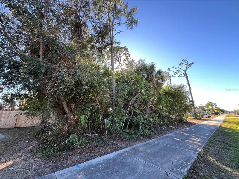 20417 Quesada Ave, FL