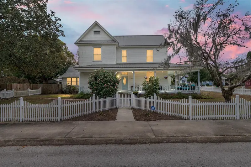 160 Se Saint Johns St, FL