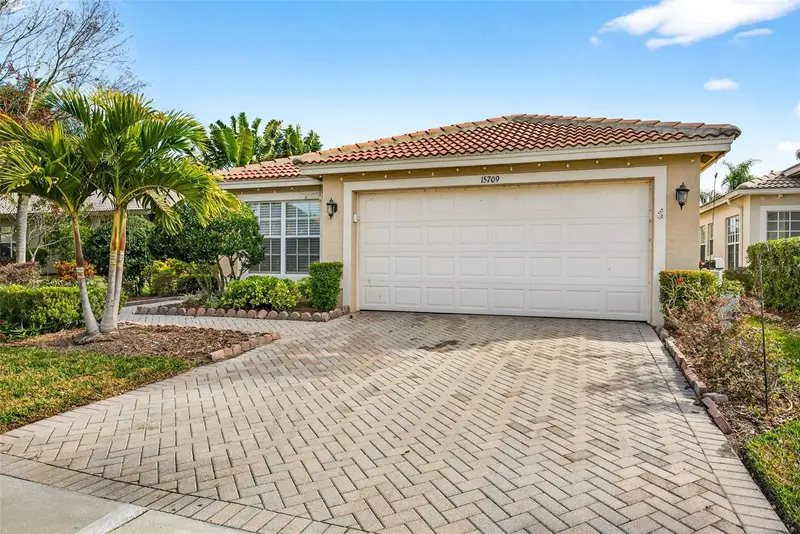 15709 Crystal Waters Dr, FL