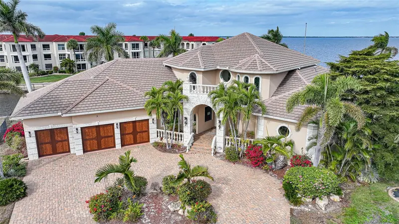 3 Hibiscus Dr, FL