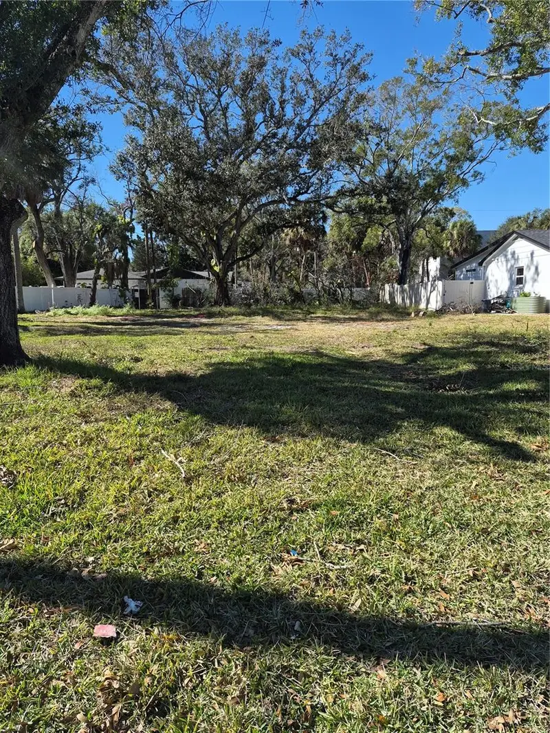 2221 S Occident St, FL