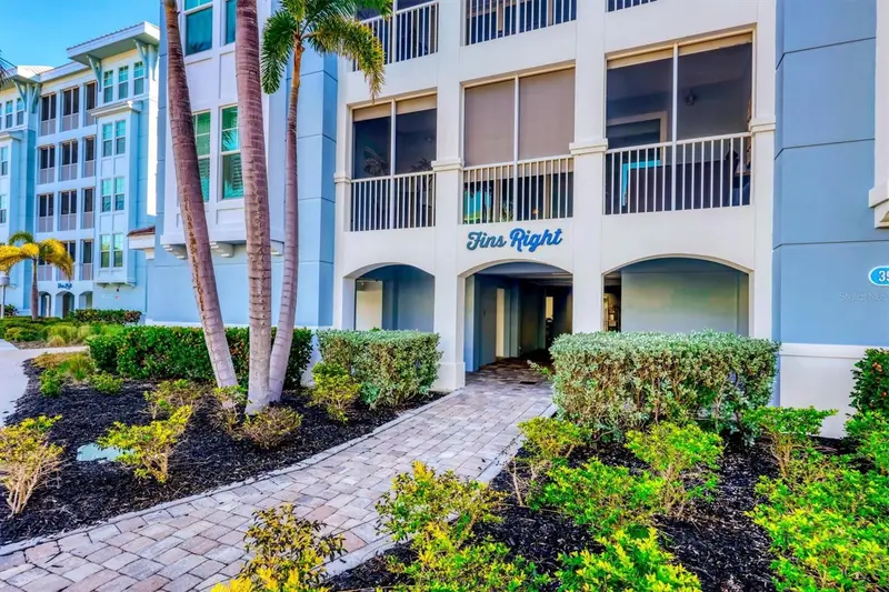 391 Aruba Cir #401, FL