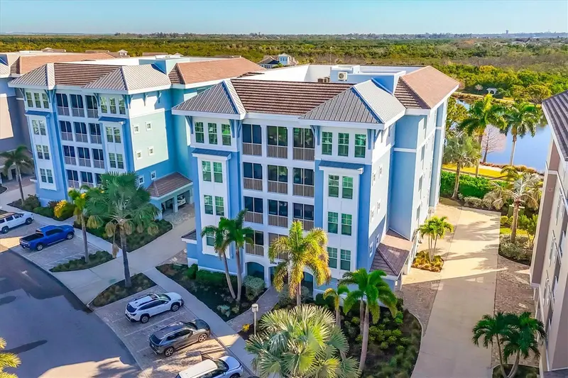 391 Aruba Cir #401, FL