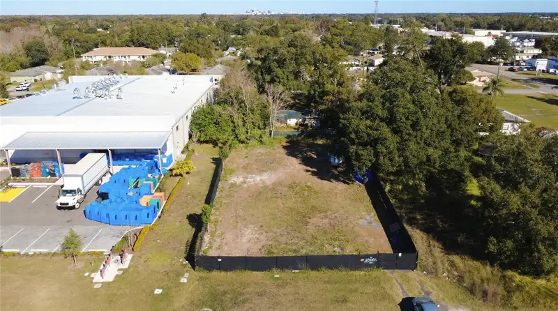303 E Lancaster, FL