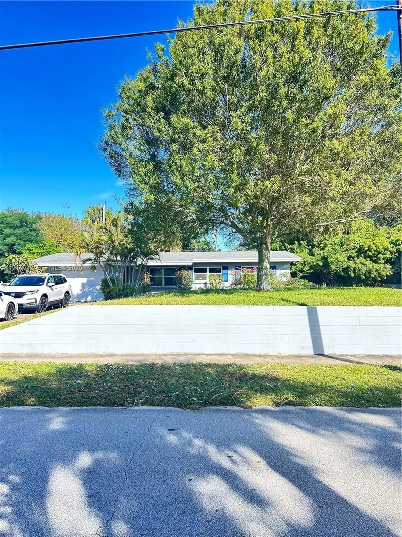 118 Bougainvillea Dr, FL