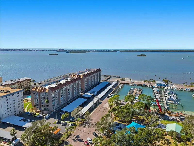 632 Edgewater Dr #135, FL