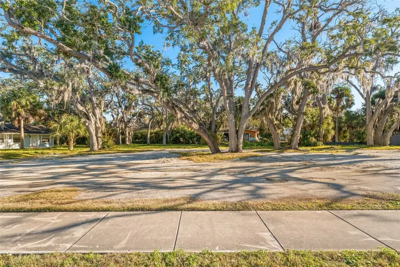 404 Canal Street, FL