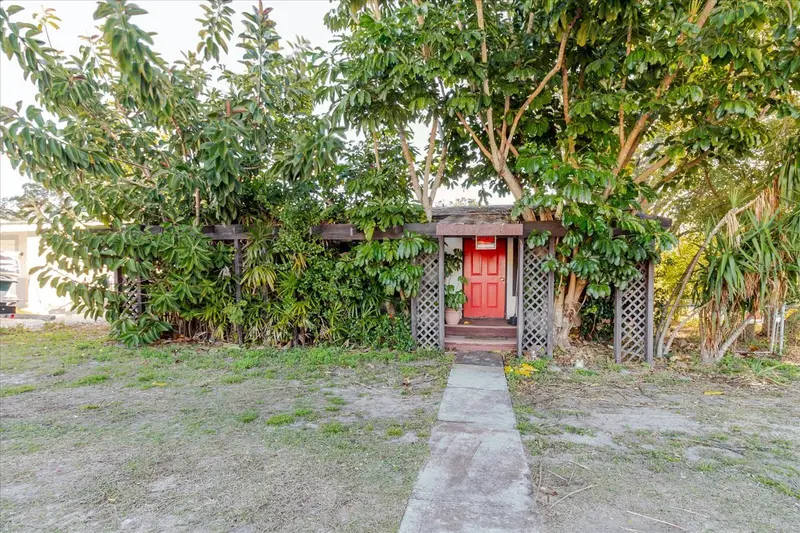 1604 Omaha St, FL