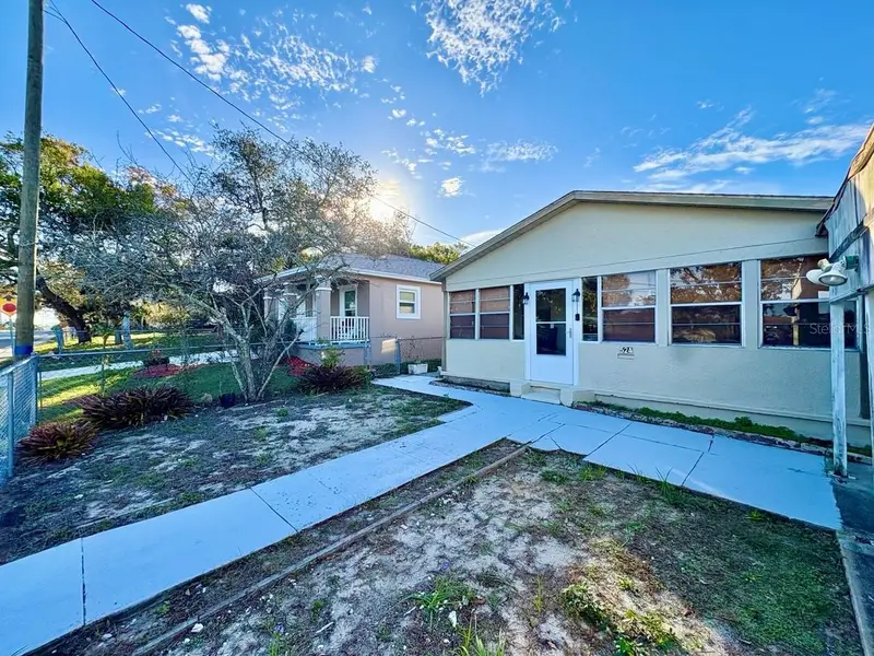 524 E Lime St, FL