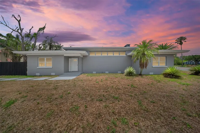 837 E Edgewood Dr, FL