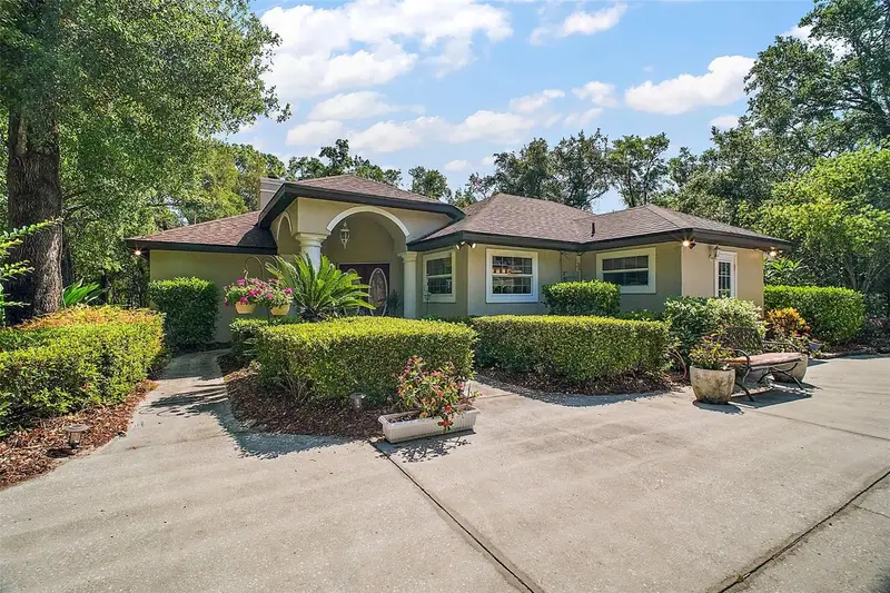 35350 County Road 439, FL