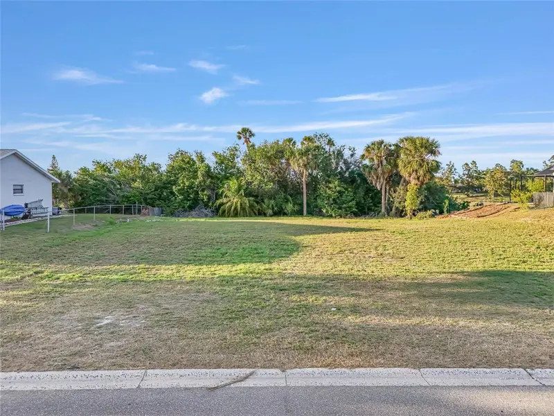 901 Eagle Ln, FL