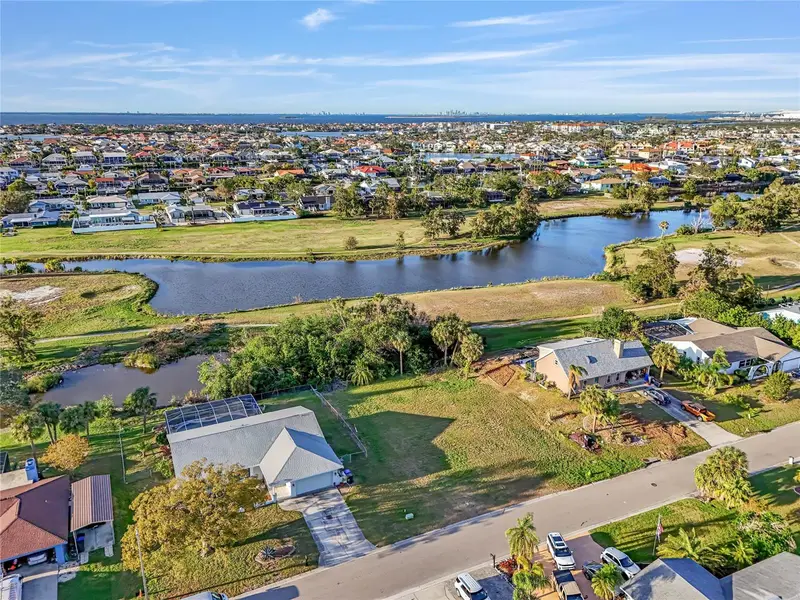 901 Eagle Ln, FL