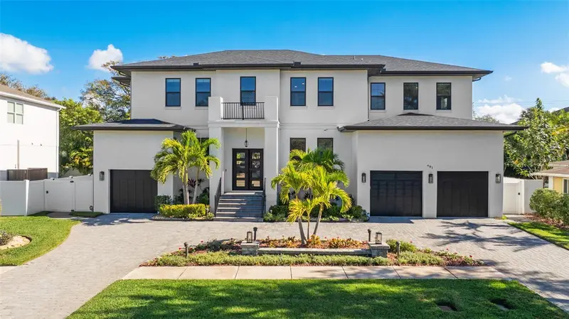 481 W Davis Blvd, FL