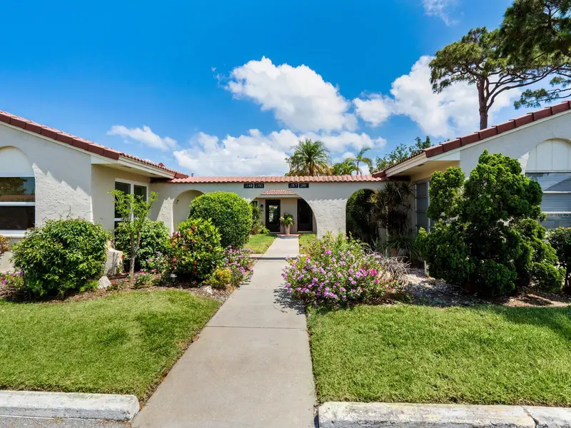2153 Pueblo Cir #V14, FL