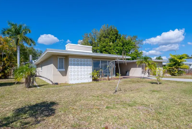 410 W Charlotte Ave, FL