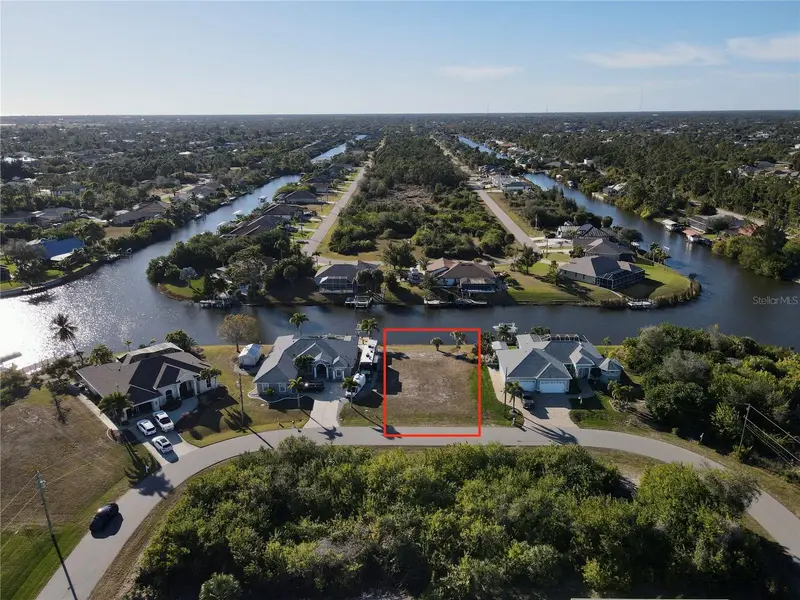 15666 Applewhite Cir, FL