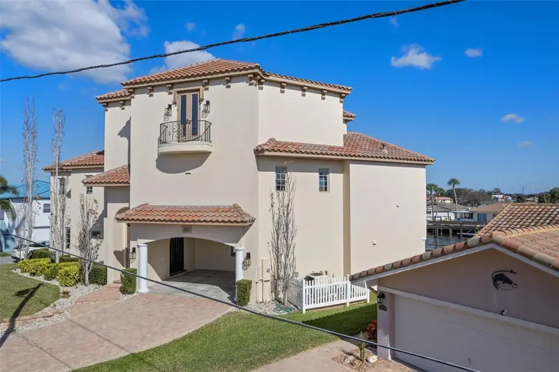 2235 N Kings Cove Pt, FL
