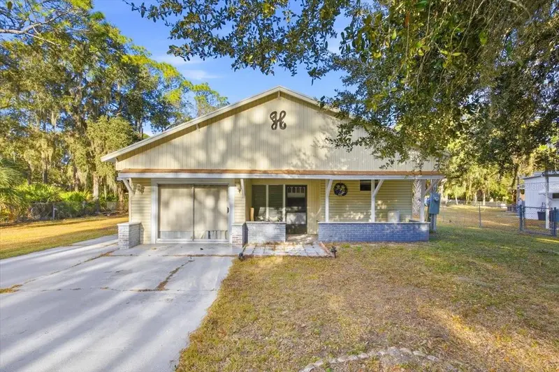 10513 Lynnwood Ave, FL