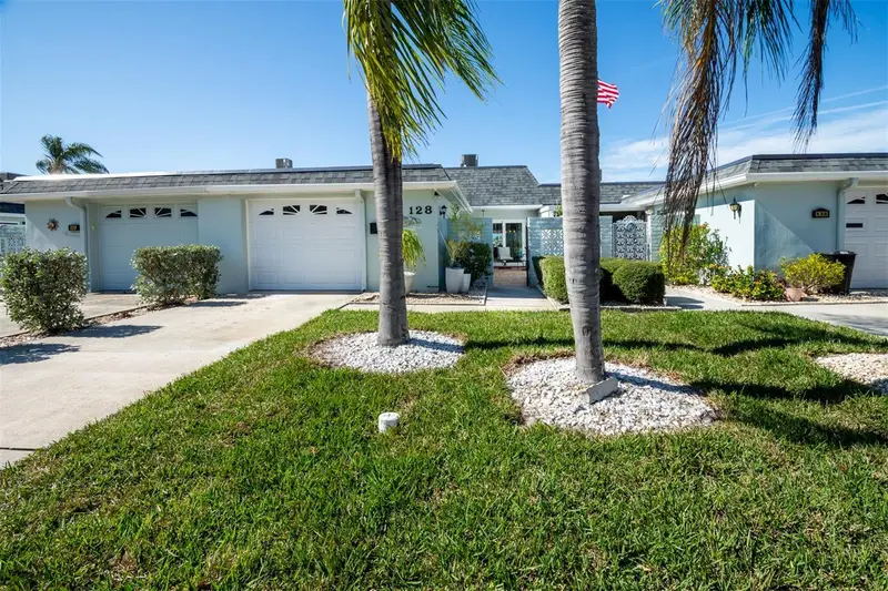 128 Boca Ciega Point Blvd N, FL