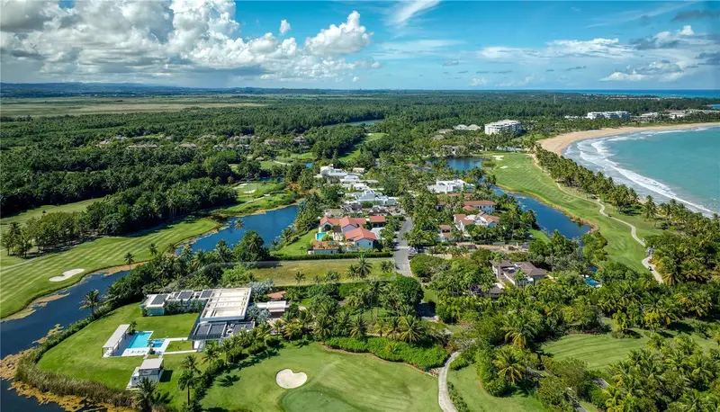 7000 Bahia Beach Blvd #19 Las Estancias, PR