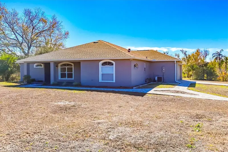24610 State Road 64 E, FL