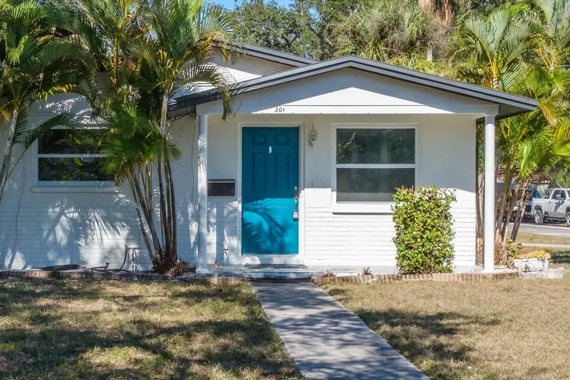 301 43rd Ave N, FL