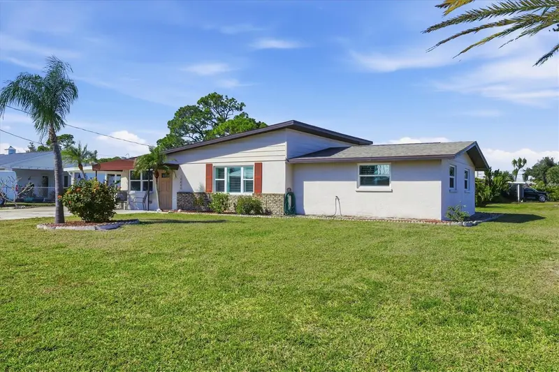 2090 Pennsylvania Ave, FL