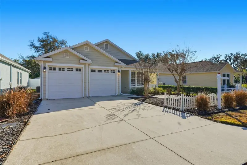37438 Picketts Mill Ave, FL