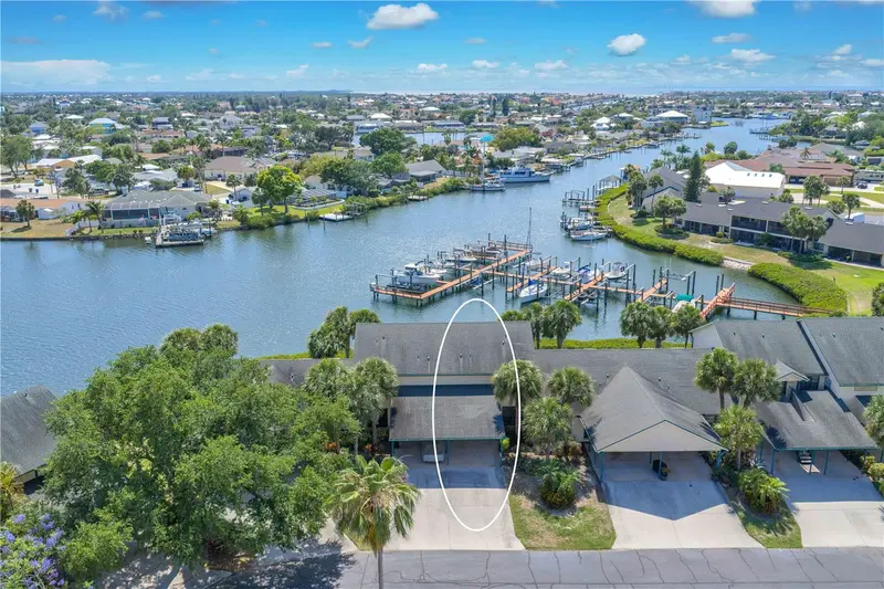 614 Yardarm Dr #7, FL