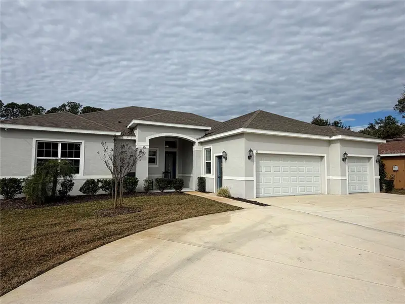 10 Point Of Woods Dr, FL