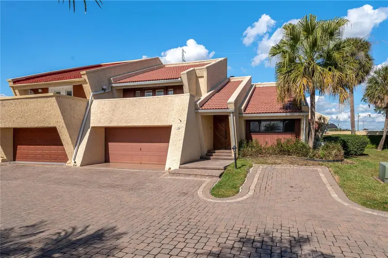 2 Casarena Ct, FL