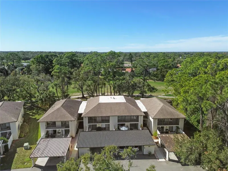 6110 Country Club Way #204, FL