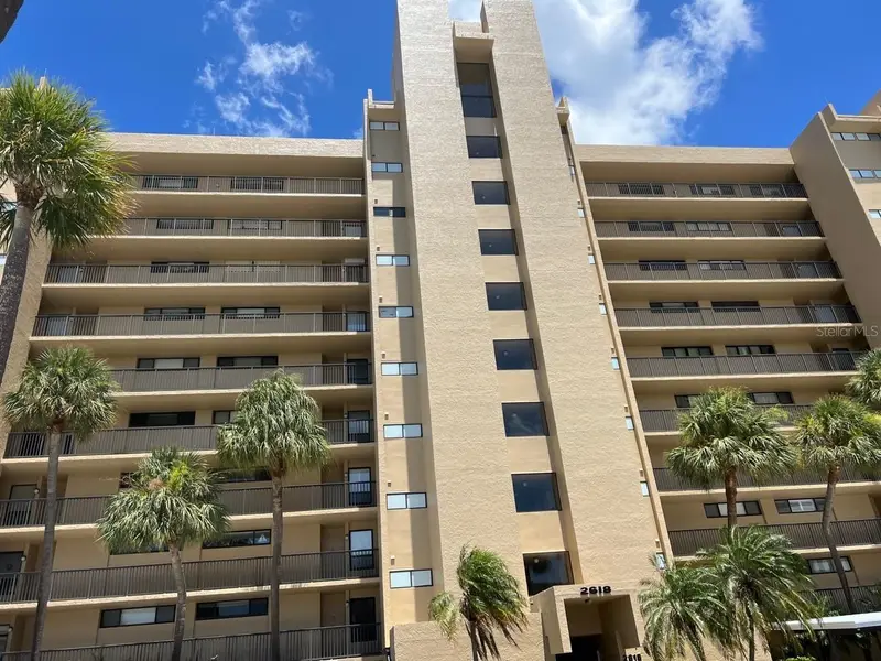 2618 Cove Cay Dr #909, FL