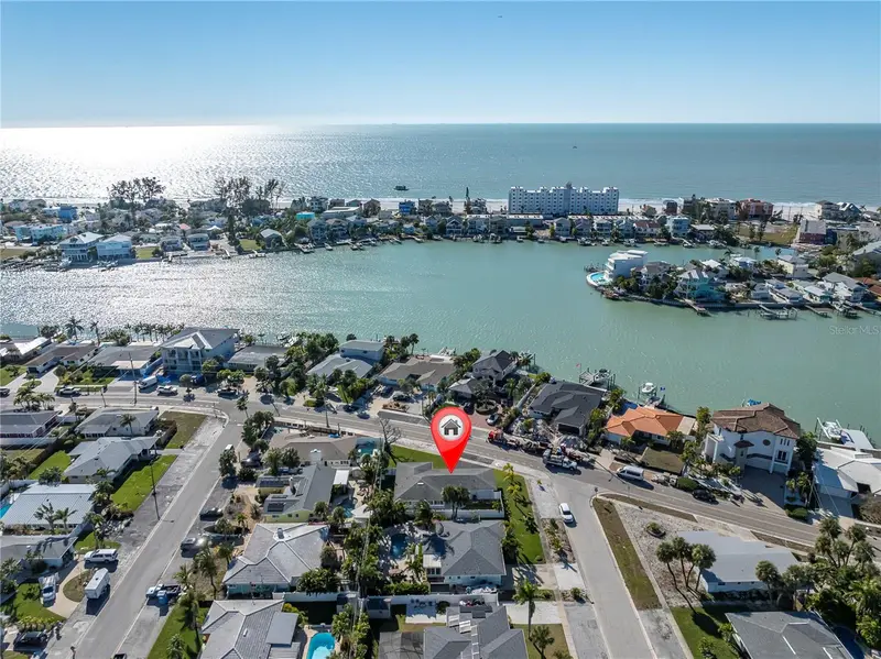 8651 Gulf Blvd, FL