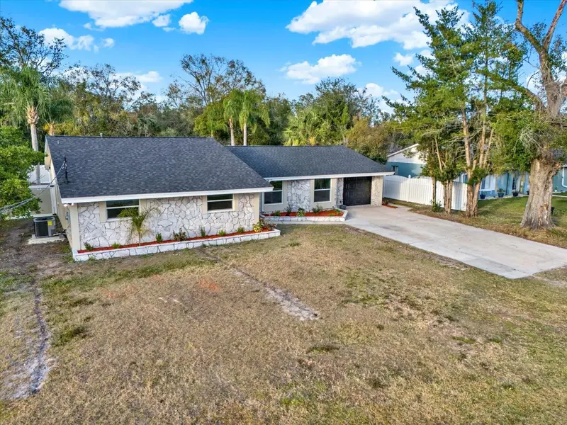 18803 Tracer Dr, FL