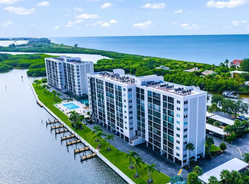 9393 Midnight Pass Rd #606, FL