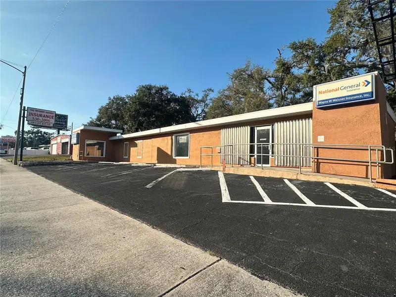 550 E Bay Dr, FL