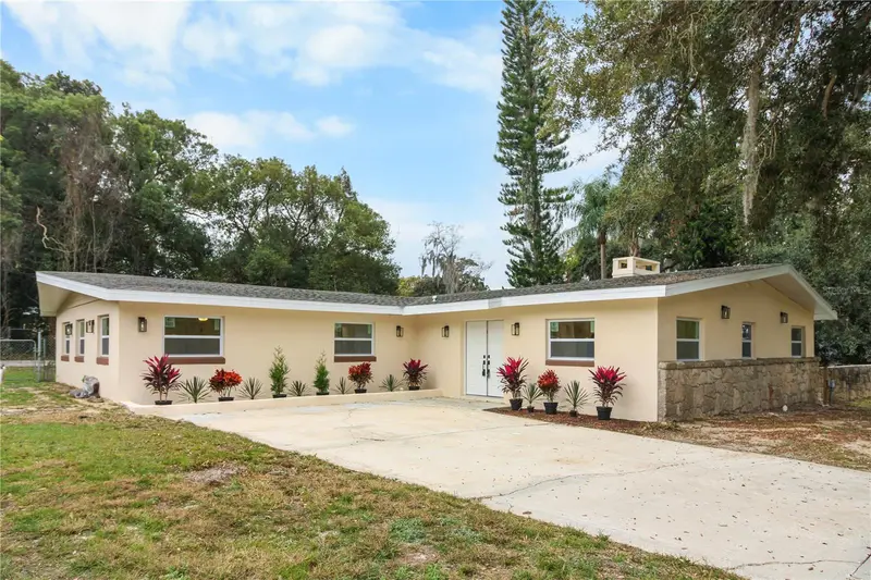 2524 Blue Lake Ct, FL