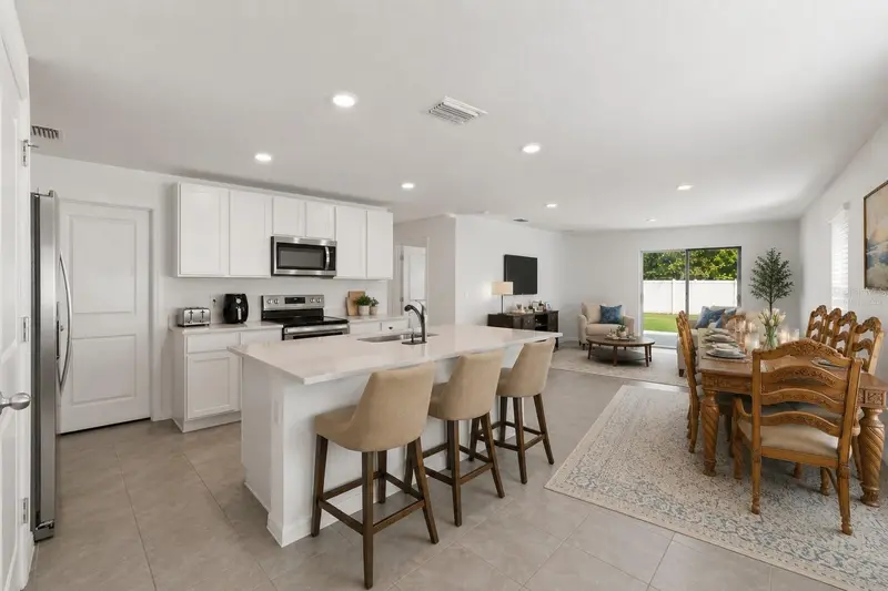 37445 Sharks Eye Ln, FL