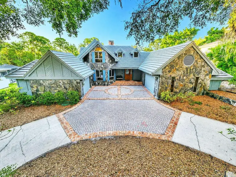 3522 Shoreline Cir, FL
