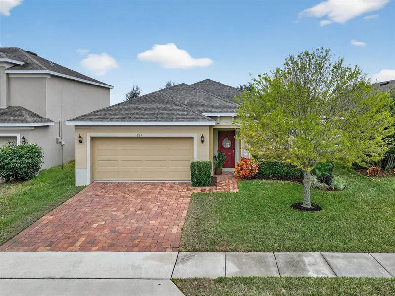 983 Benjamin Trl, FL