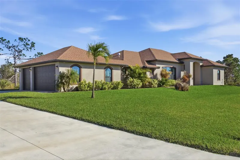 5 Aye Ct, FL