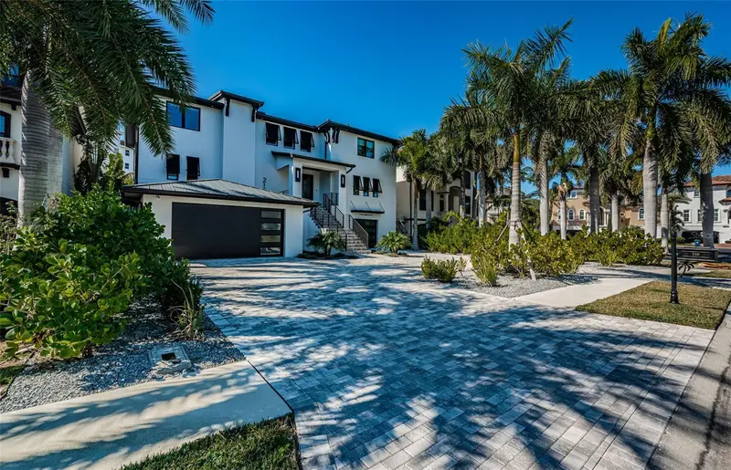 218 Sydney Ln, FL