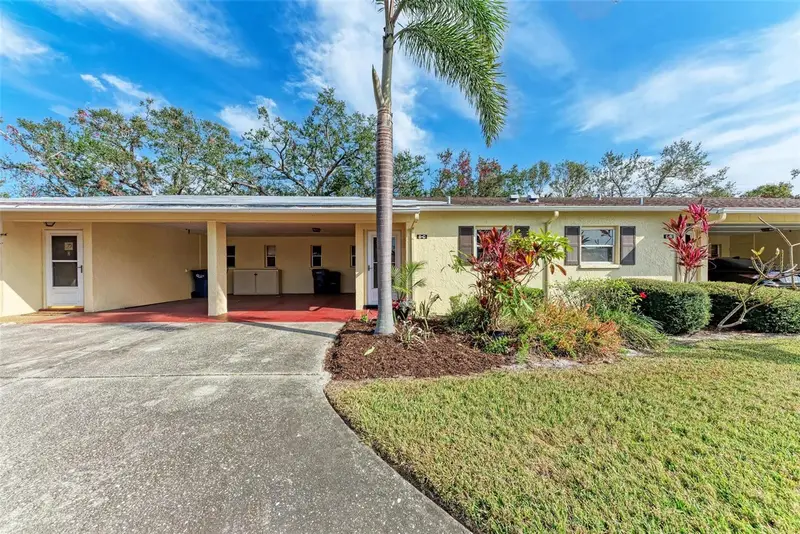 390 301 Blvd W #8c, FL